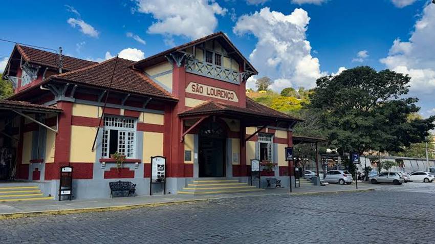 Trem das Águas e Estação Ferroviaria São Lourenço ()